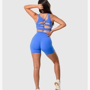 Kamo fitness Featherlite enhance shorts in strong blue